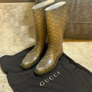 Women Gucci Rain Boots GG